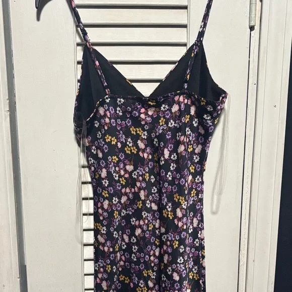 Emerald Sundae Purple Floral Camisole - Picture 4 of 4